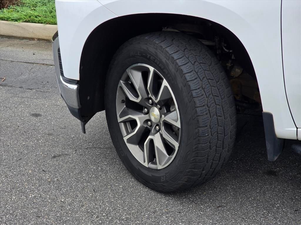 Used 2020 White Chevrolet LT image 27