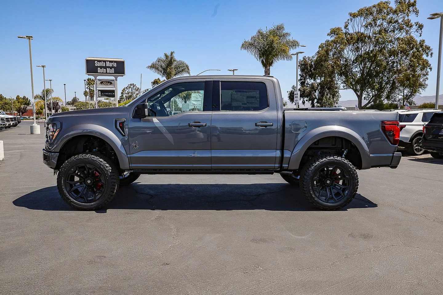 New 2026 Carbonized Gray Metallic Ford XLT image 10