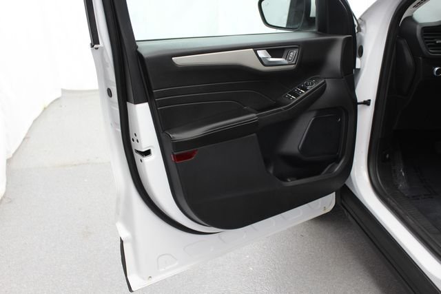 Used 2021 White Ford SE image 17