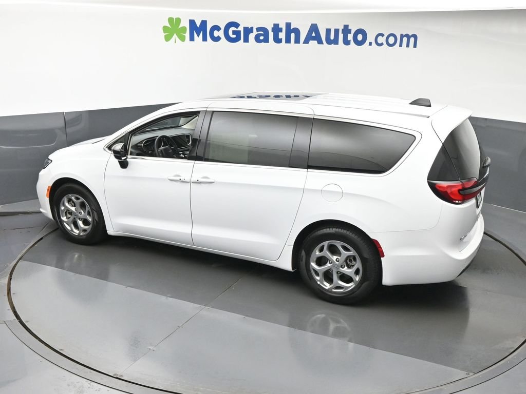Used 2024 White Chrysler Limited image 24