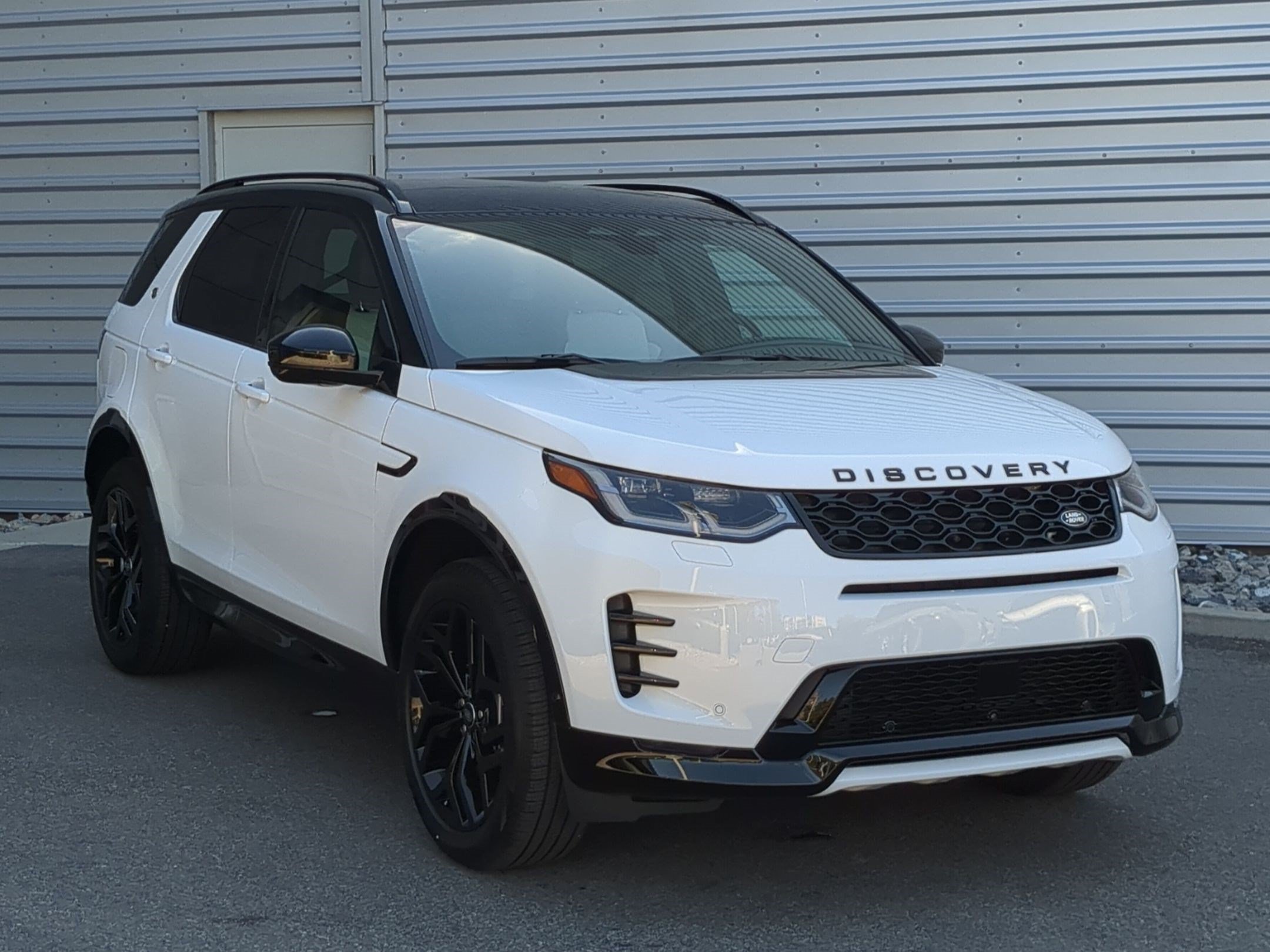 New 2026 Fuji White Land Rover Landmark image 3