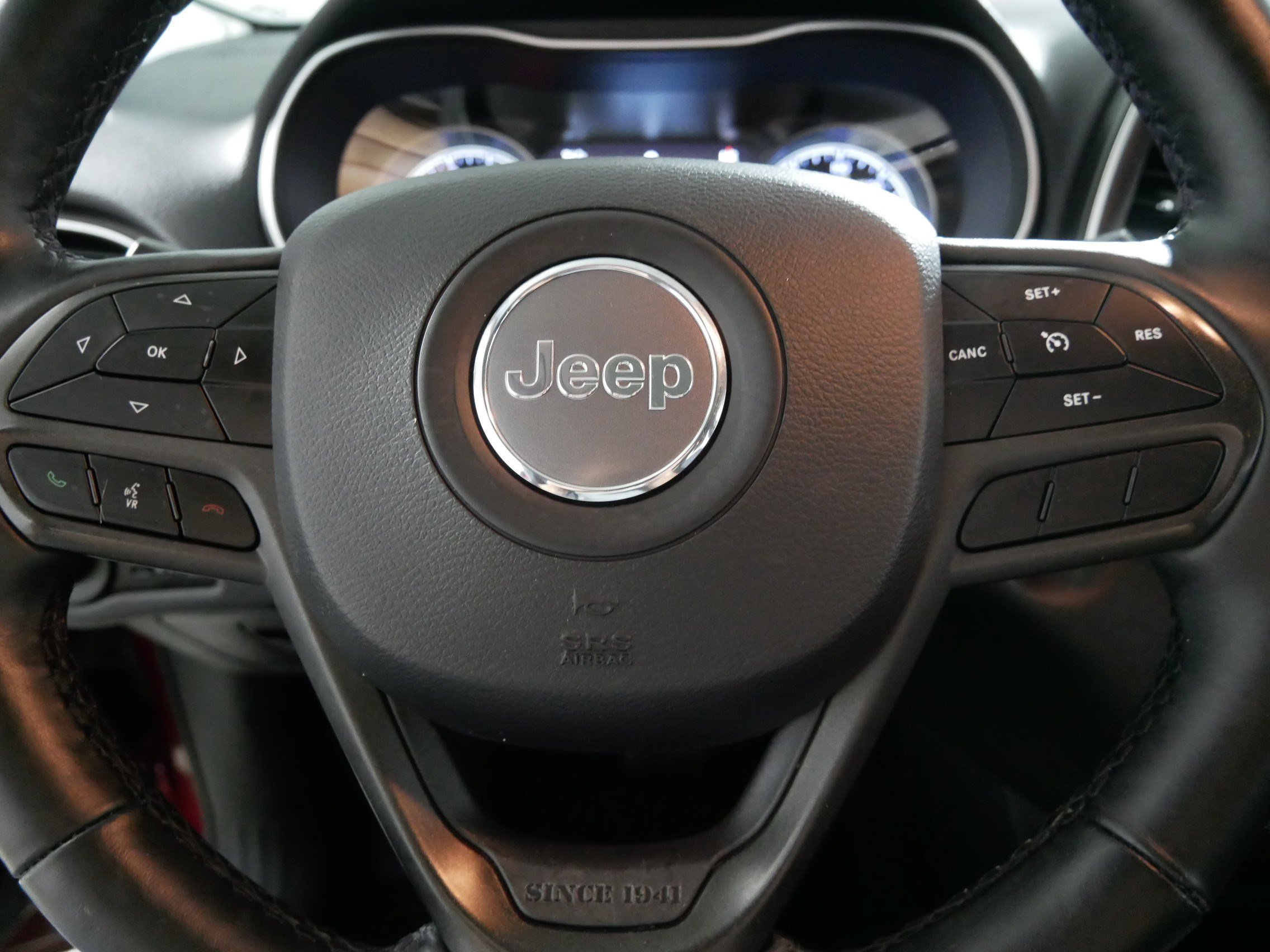Used 2019 Velvet Red Pearlcoat Jeep Trailhawk image 25