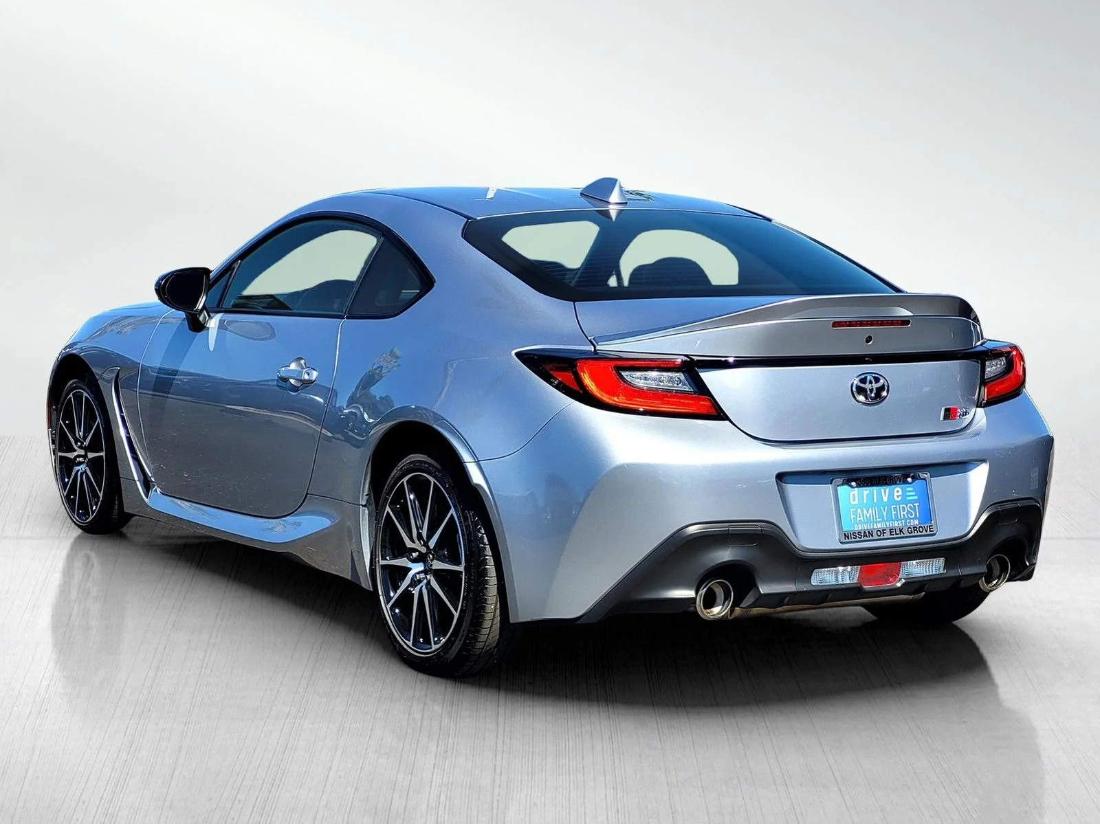 Used 2025 Steel Toyota Premium image 9