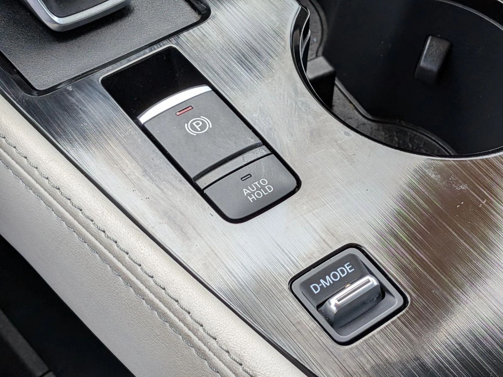 Used 2023 Pearl White Tricoat Nissan SL image 17