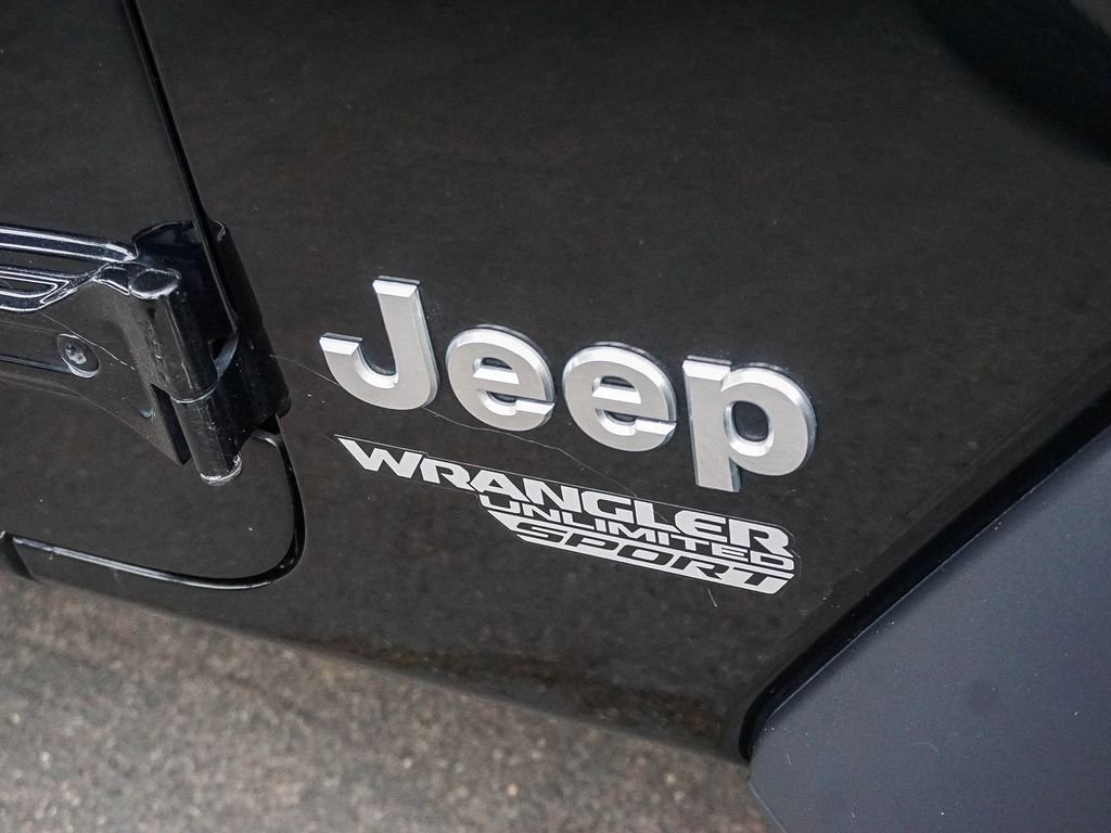 Used 2018 Black Jeep Unlimited Rubicon image 12