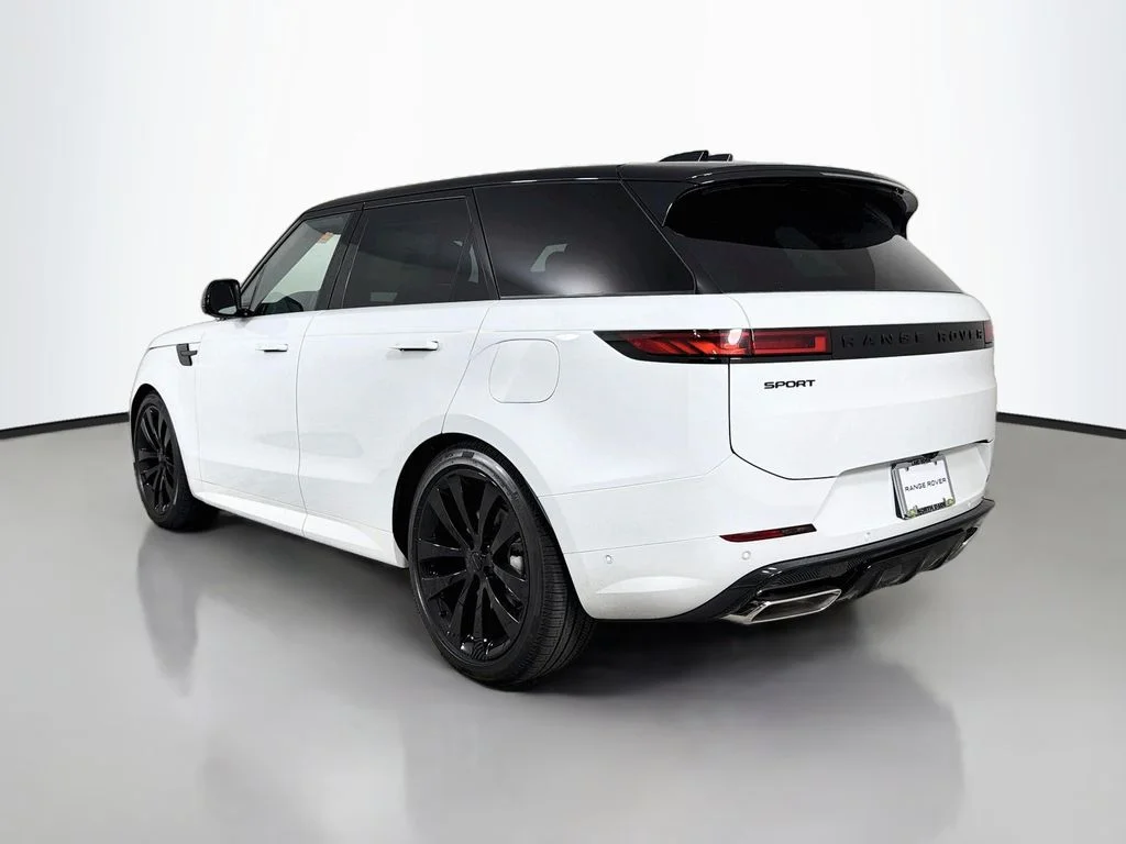 New 2026 Fuji White Land Rover Dynamic SE image 7