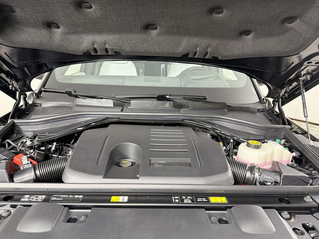 New 2027 Santorini Black Land Rover Dynamic SE P400 image 32