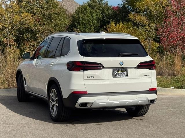 Used 2026 Alpine White BMW xDrive40i image 4
