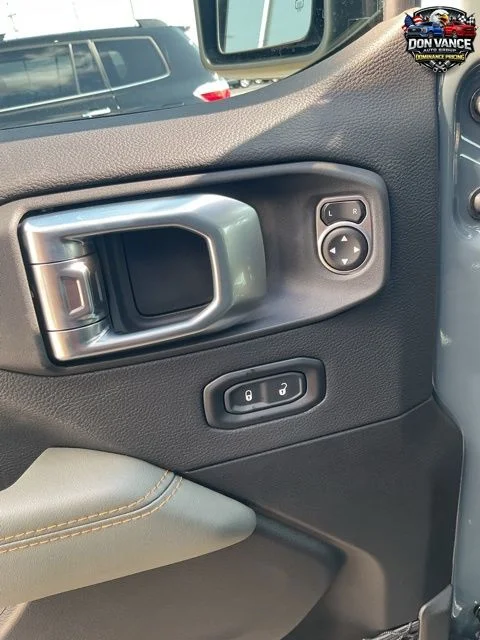 New 2026 Gray Jeep Mojave image 10