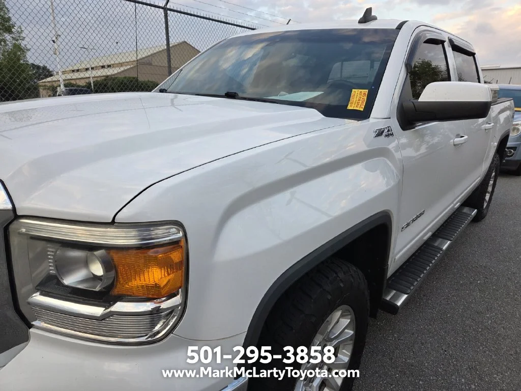 Used 2015 White GMC SLE image 8