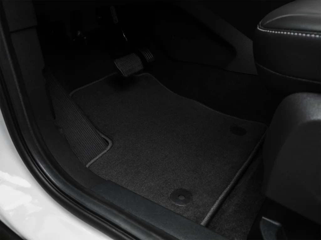 Used 2017 White Ford Titanium image 39
