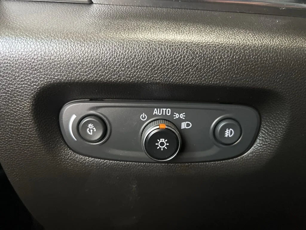 Used 2021 Gray Chevrolet LT image 13
