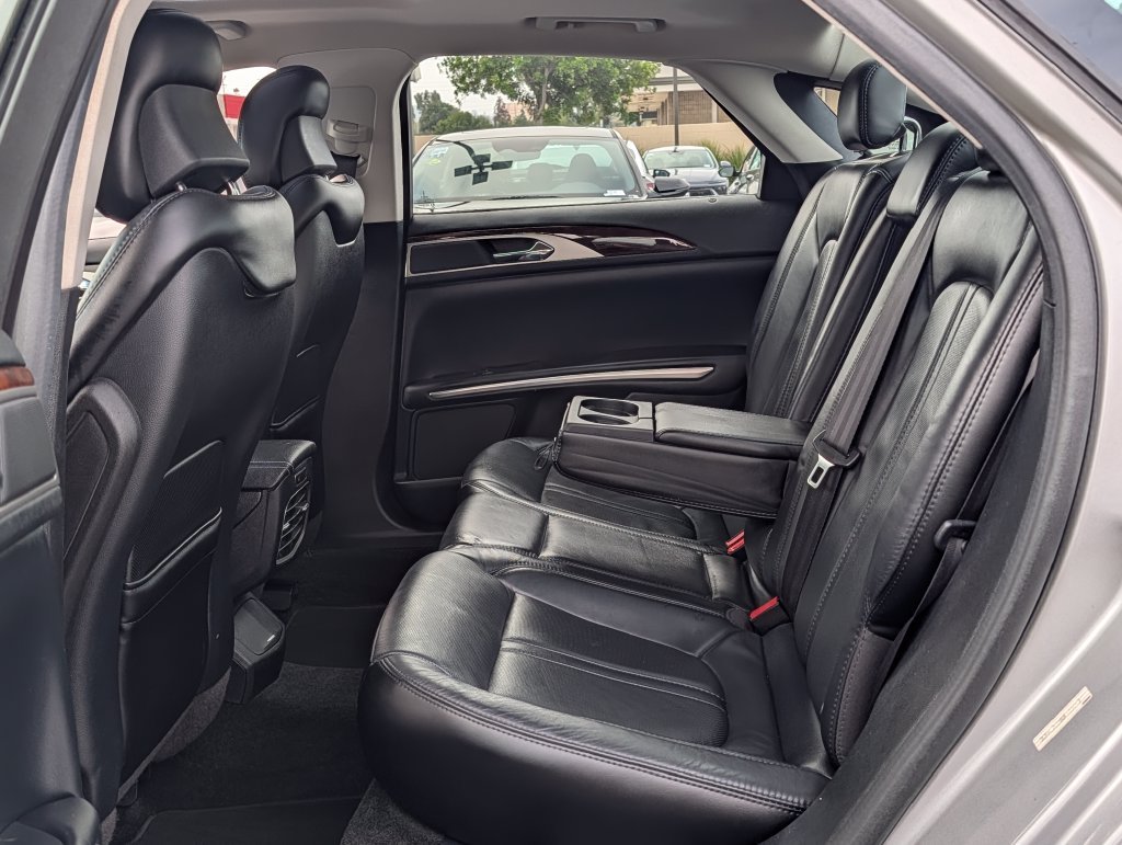 2016 Lincoln MKZ Hybrid - Photo 11