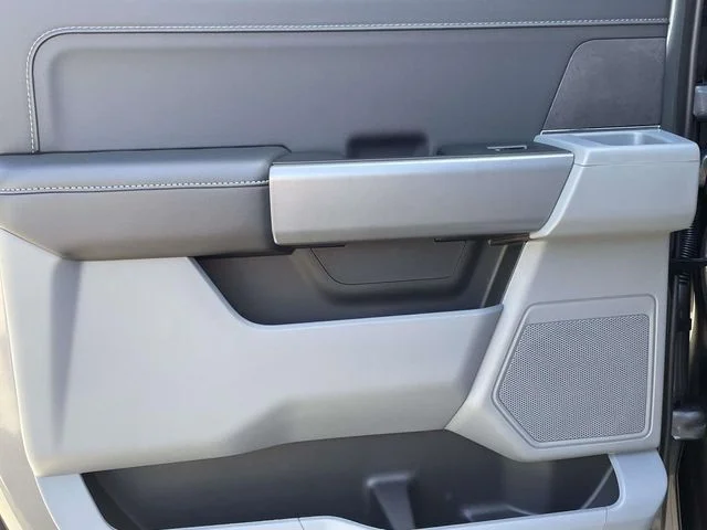 New 2026 Carbonized Gray Metallic Ford XLT image 10