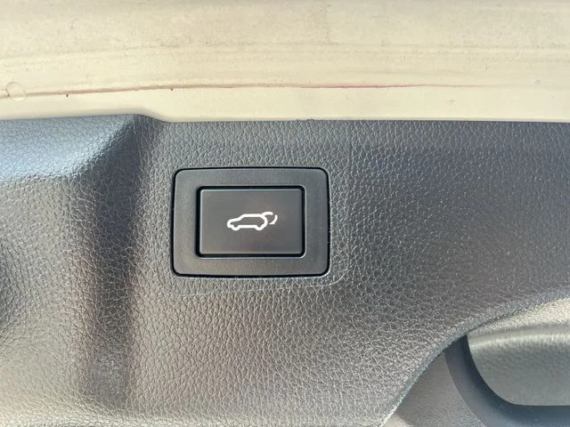Used 2015 Silver Hyundai Limited image 43