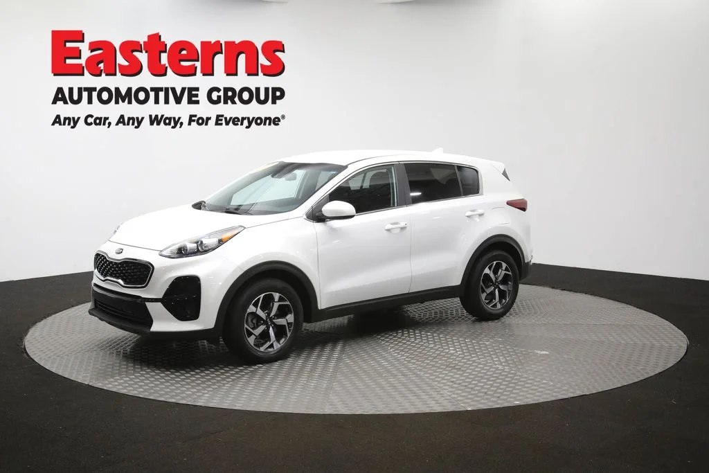 Used 2022 White Kia LX image 50