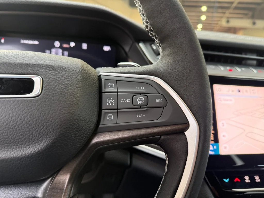 New 2027 Black Jeep Laredo Altitude image 25