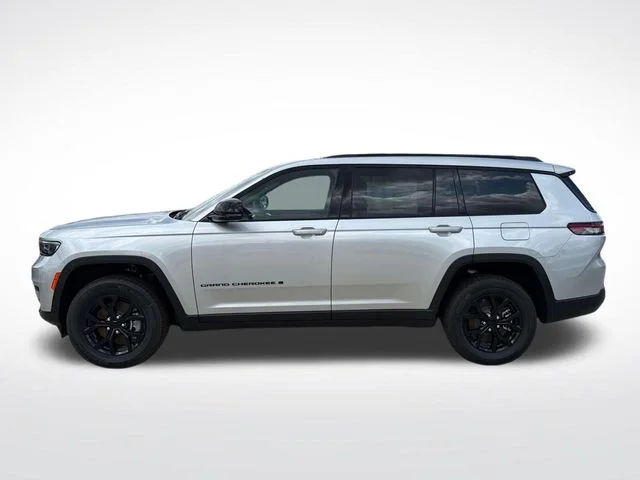 New 2025 Silver Jeep Altitude X image 22
