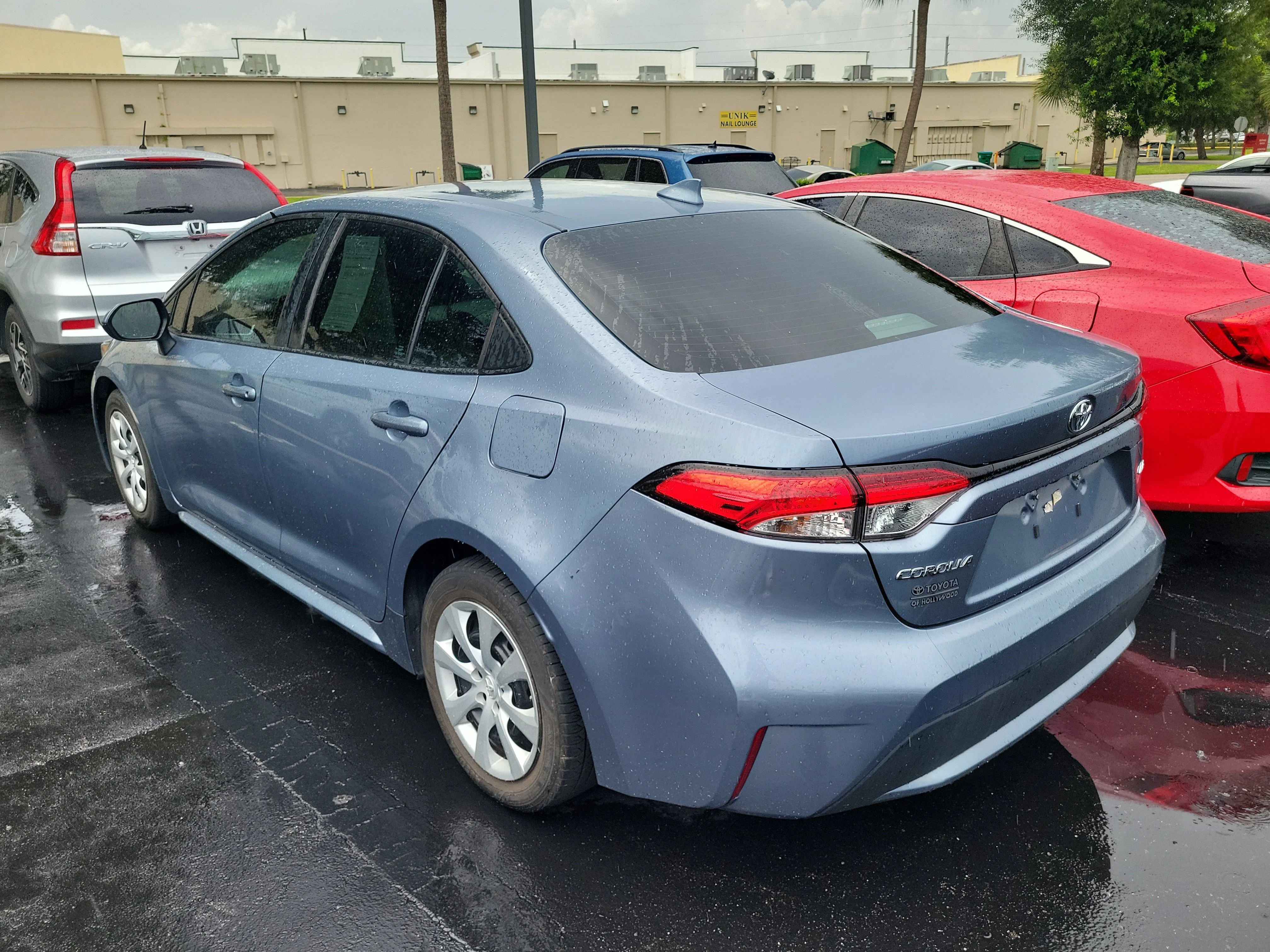 Used 2022  Toyota LE image 4