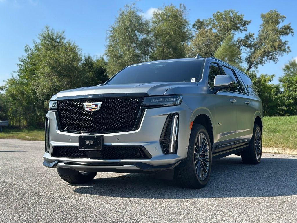 Used 2023 Silver Cadillac V-Series image 3