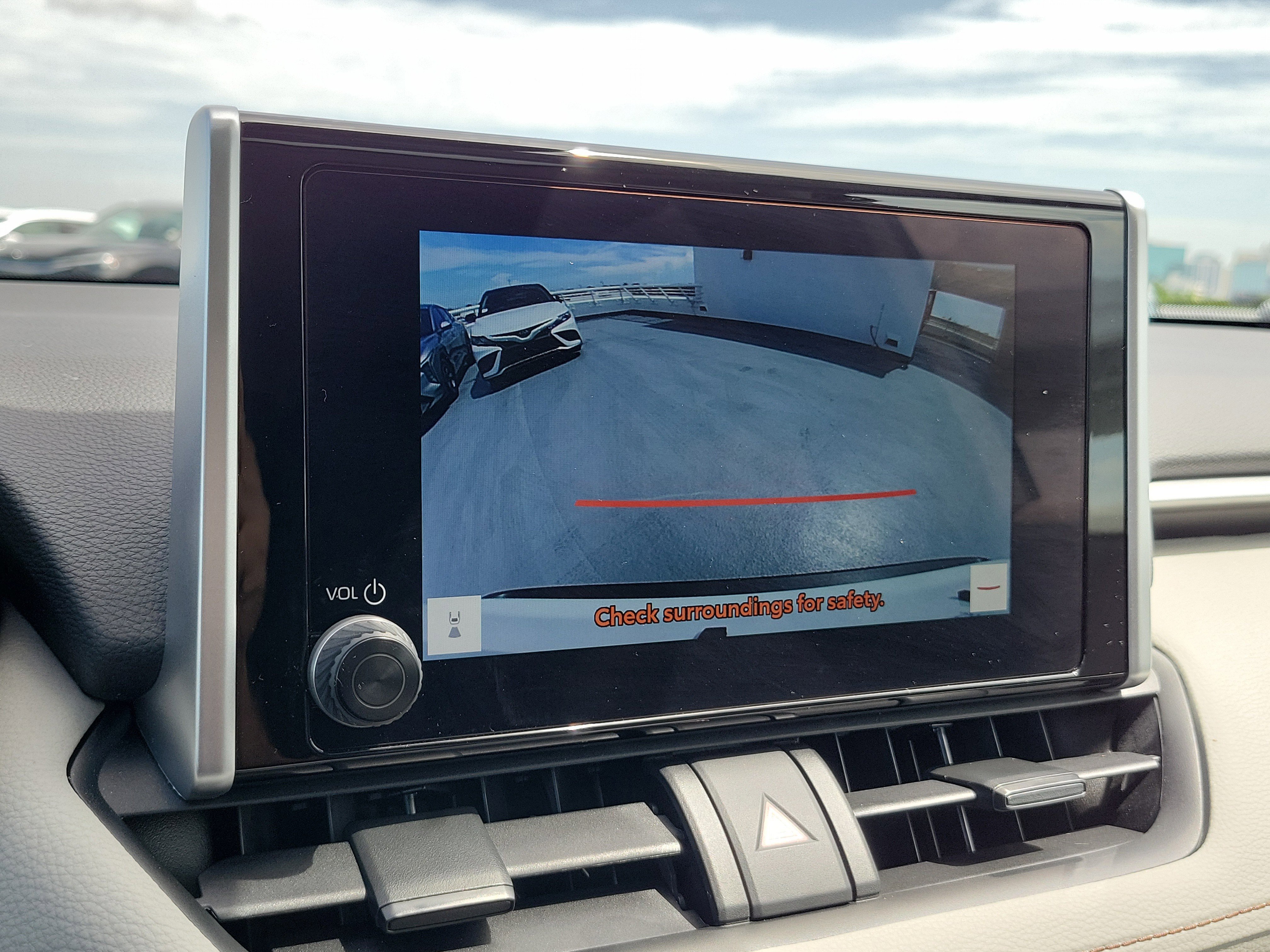 Used 2025 Ice Toyota XLE image 33