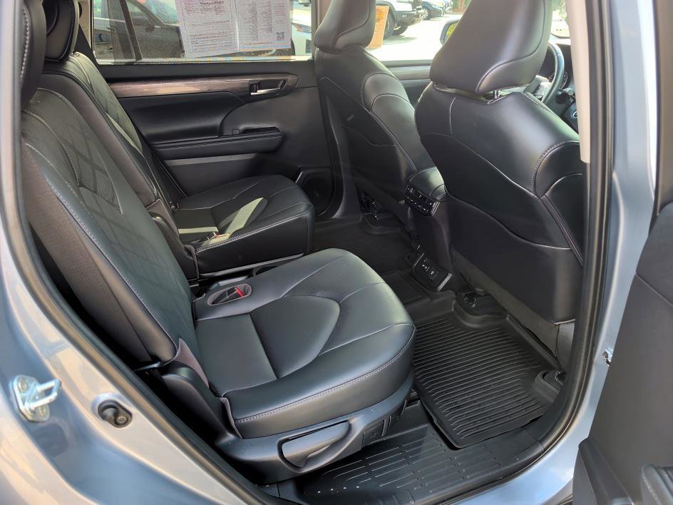 Used 2021 Moon Dust Toyota Platinum image 13