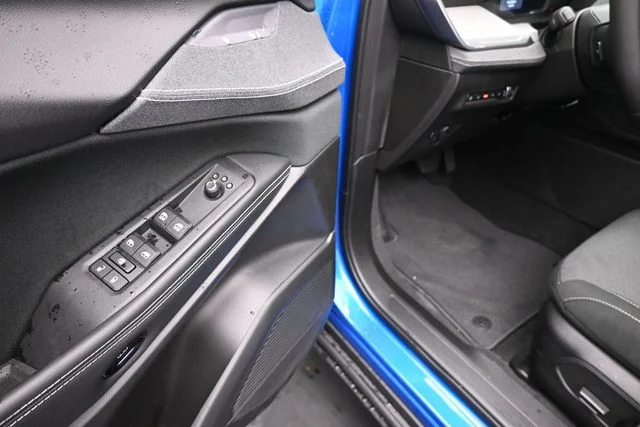 New 2026 Hydro Blue Pearl-Coat Exterior Paint Jeep Laredo image 16