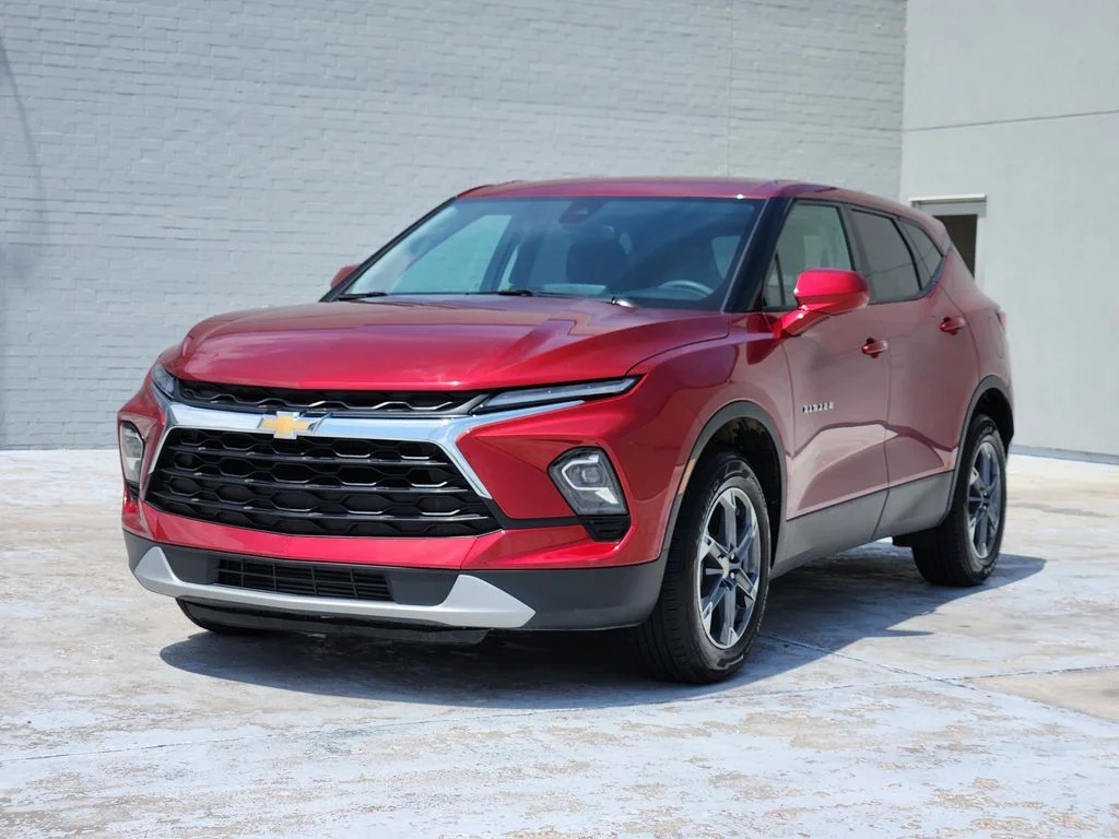 Used 2025 Radiant Red Tintcoat Chevrolet LT image 4