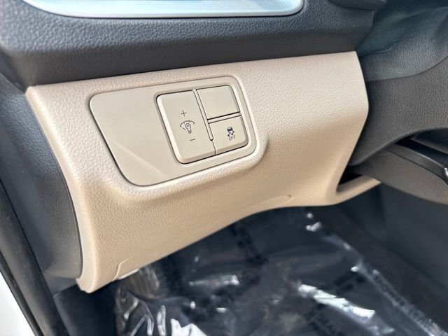 2022 Hyundai Accent SE - Photo 15