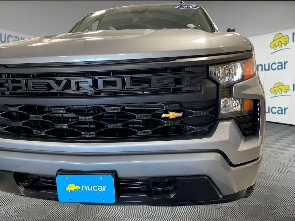 Used 2023 Gray Chevrolet Custom image 31