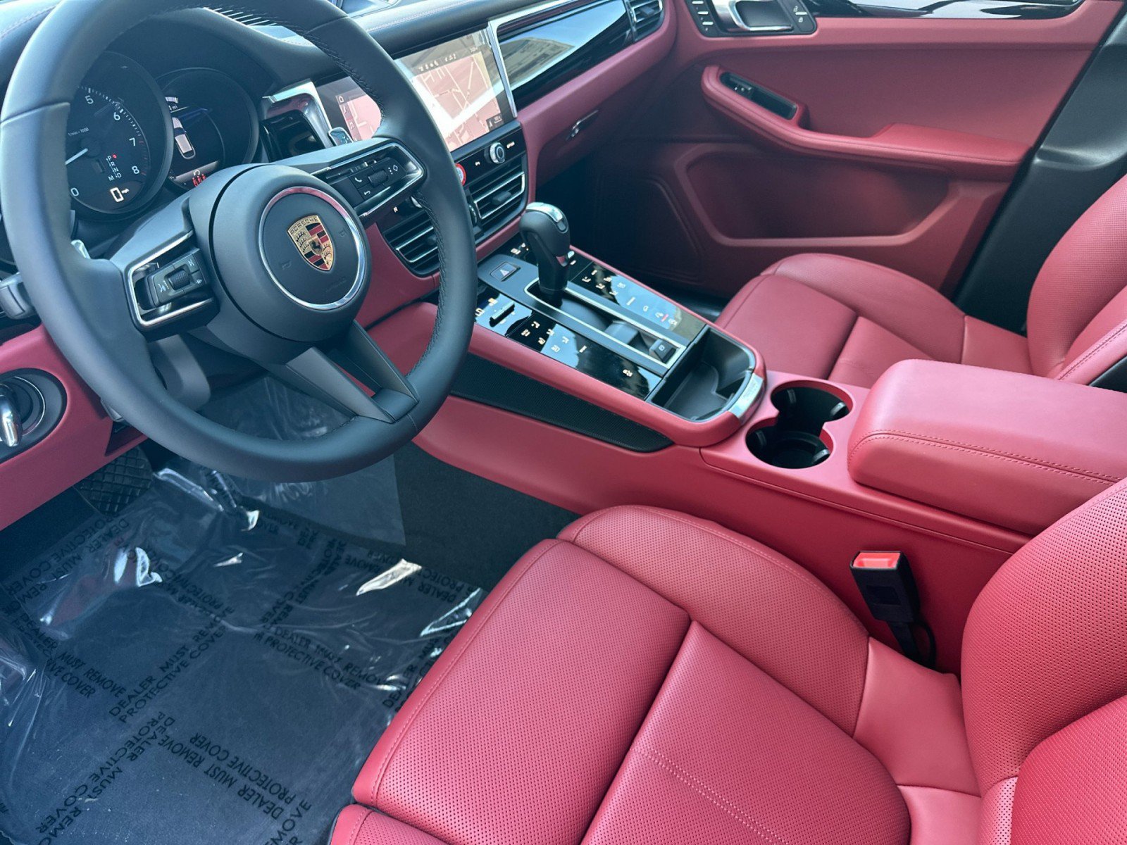 New 2026  Porsche Macan (AWD) image 4