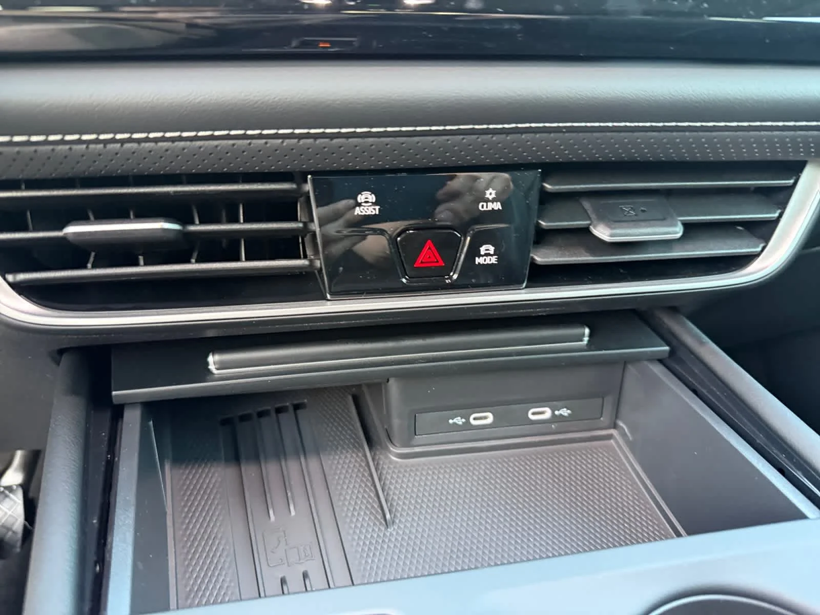 New 2026 Opal White Pearl Volkswagen 2.0T SE image 17