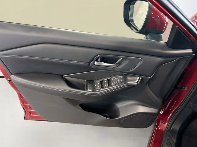 Used 2025 Red Nissan SL image 21