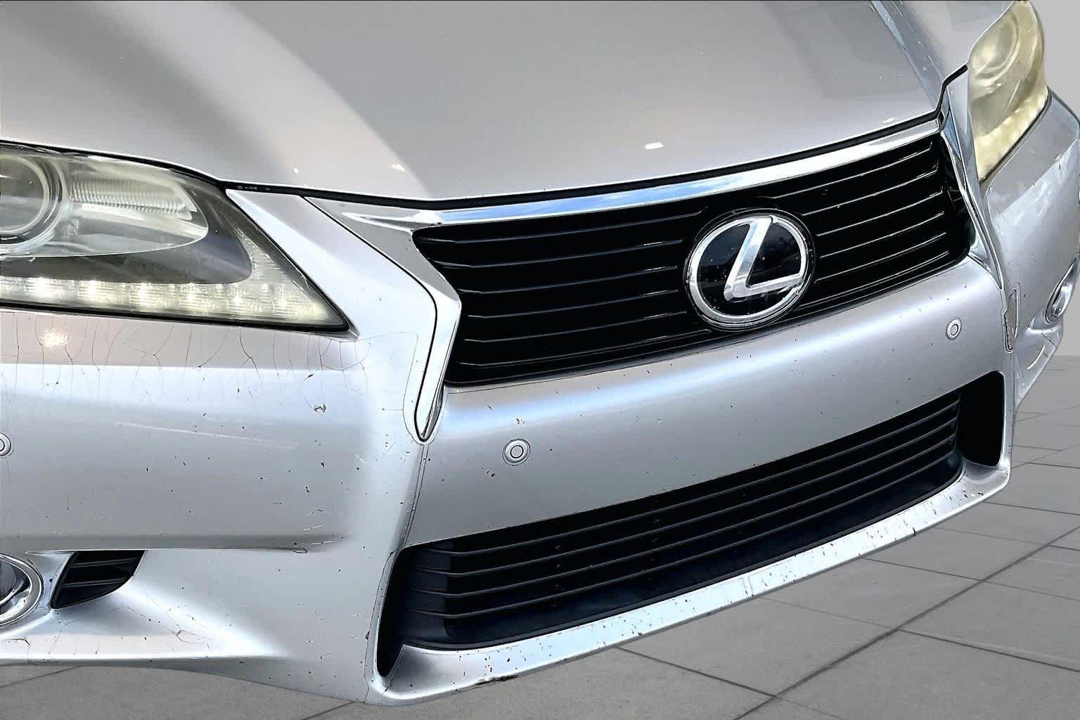 Used 2013 Liquid Platinum Lexus  image 29