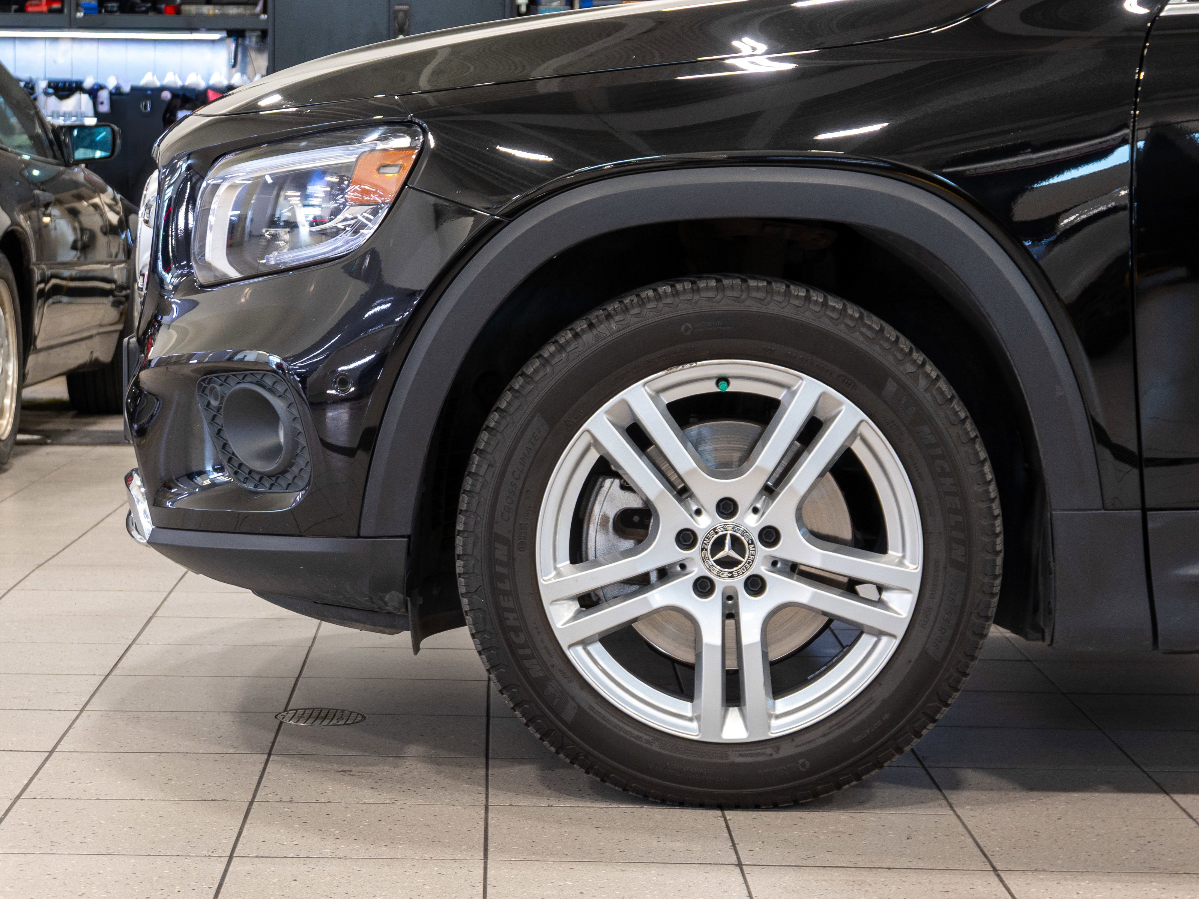 Certified Used 2022 Cosmos Black Metallic Mercedes-Benz GLB 250 image 17