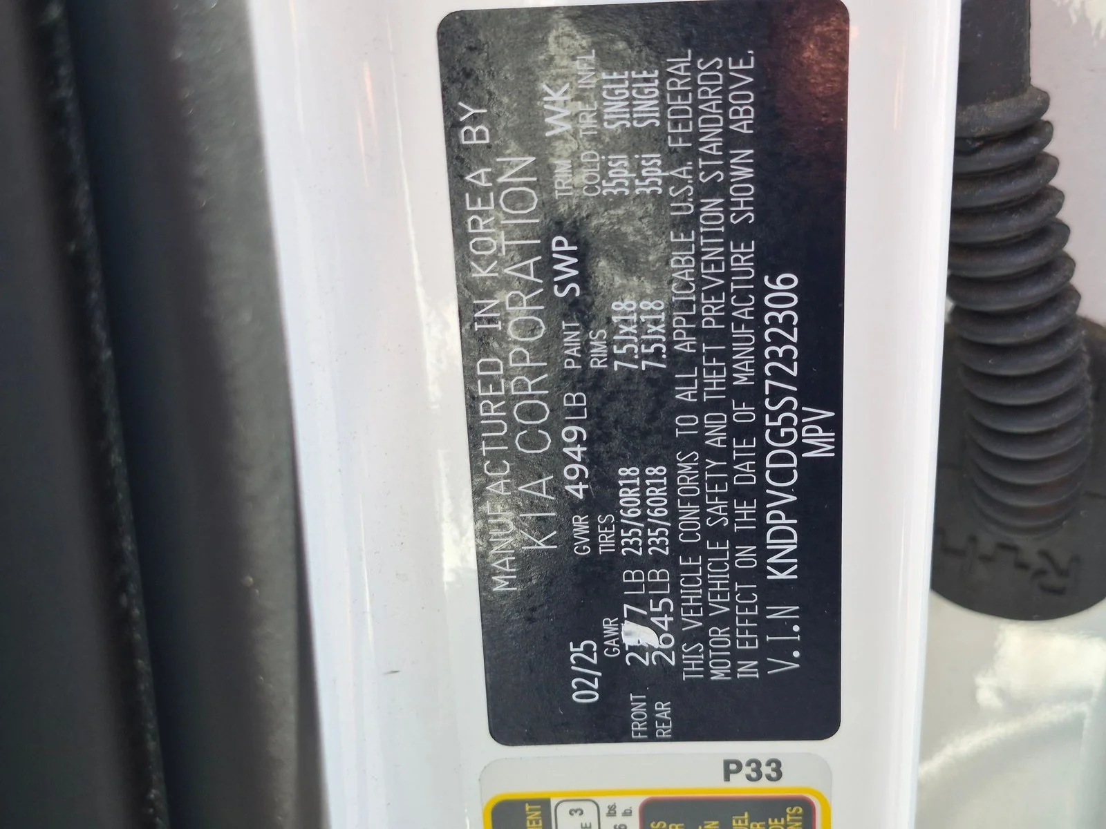 Used 2025 Snow White Pearl Kia EX image 22