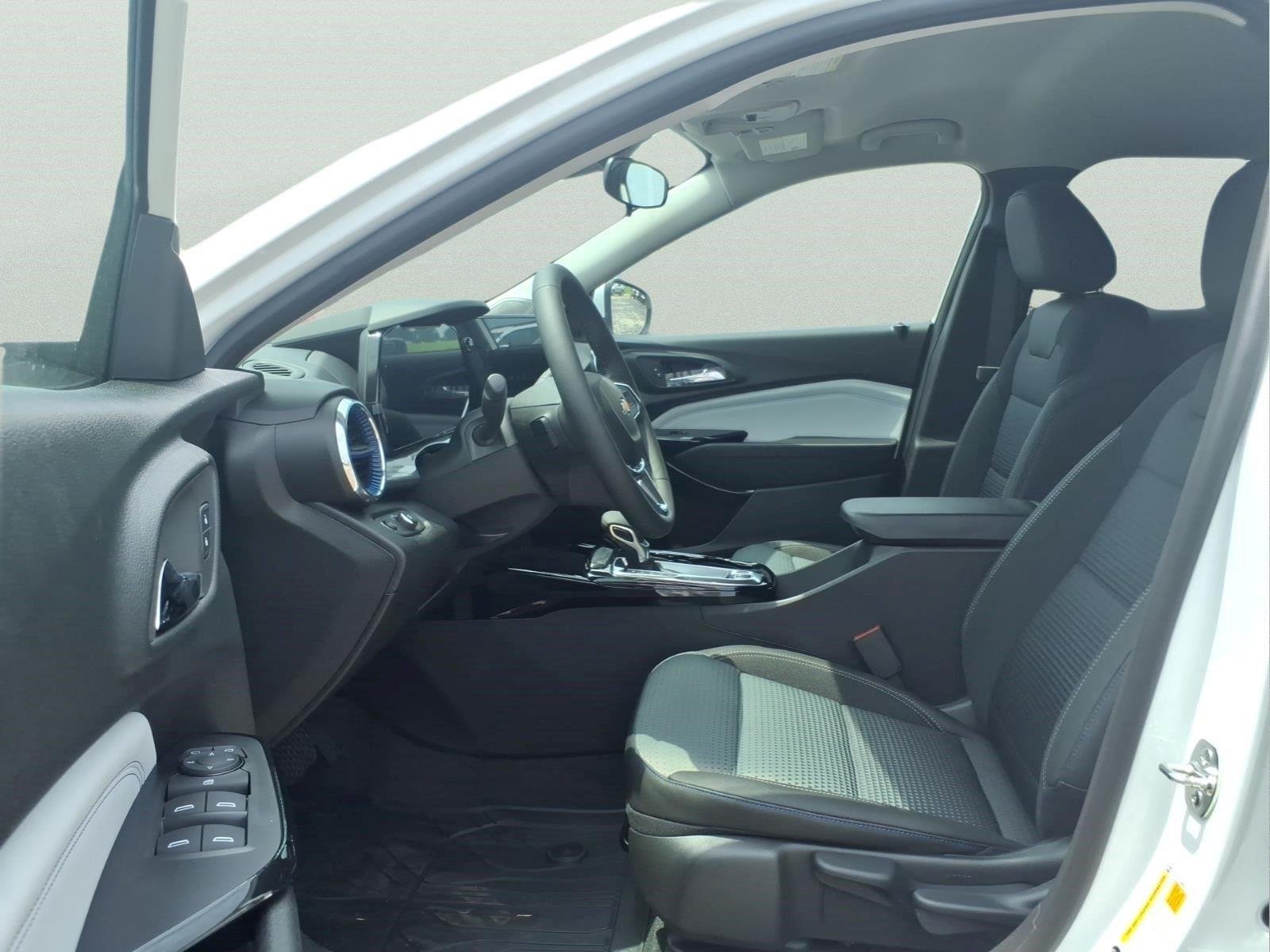 New 2026 Summit White Chevrolet LT image 15