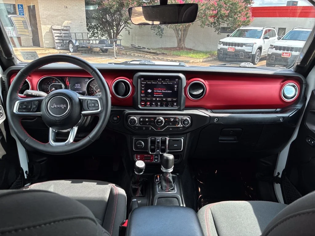 Used 2023 White Jeep Rubicon image 13