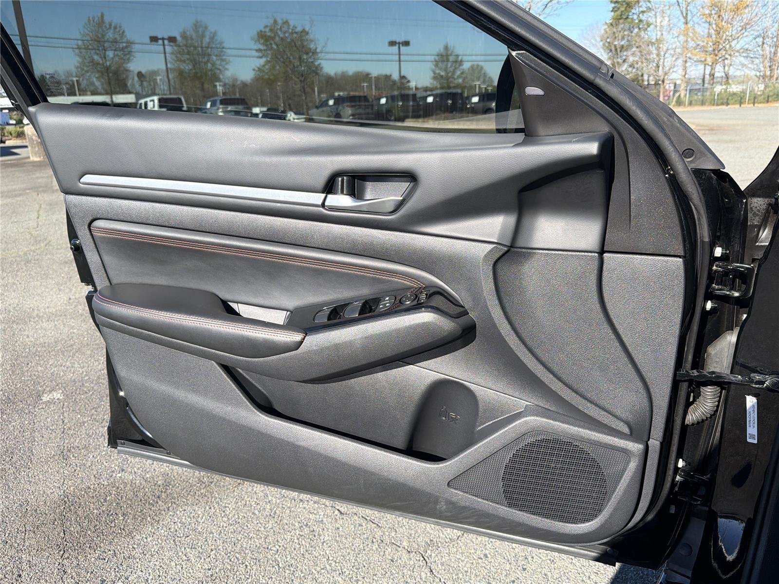 Used 2023 Super Black Nissan 2.5 SR image 14