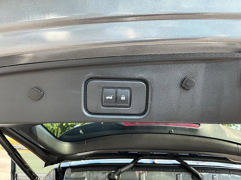 Used 2025 Gun Metallic Nissan Platinum image 30