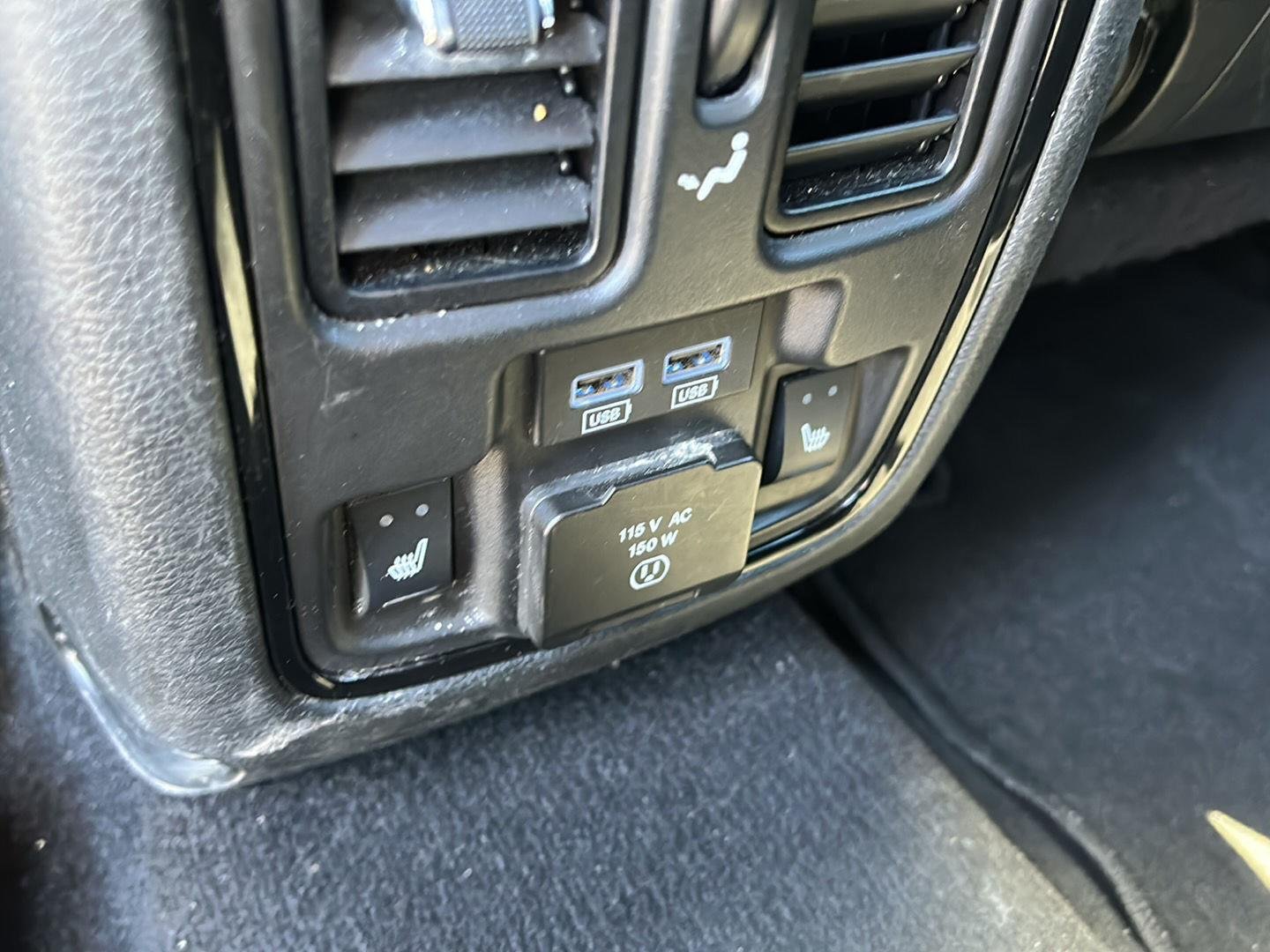 Used 2025 Vapour Grey Dodge R/T image 12