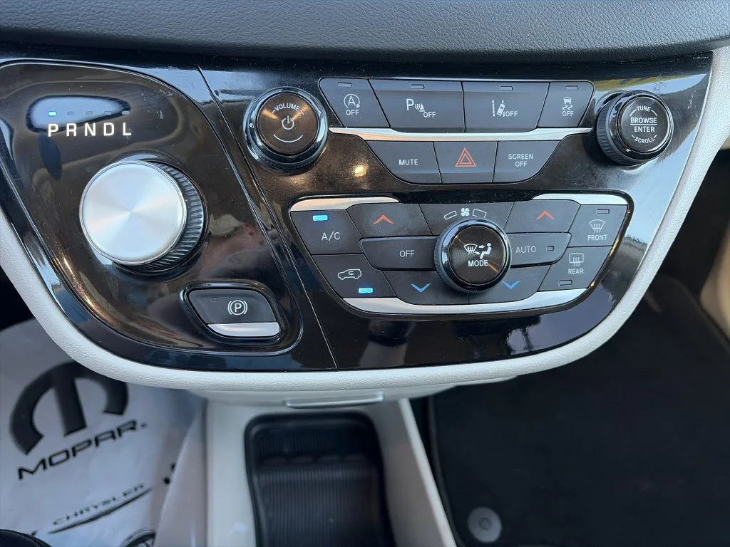 Used 2023 White Chrysler Touring L image 23