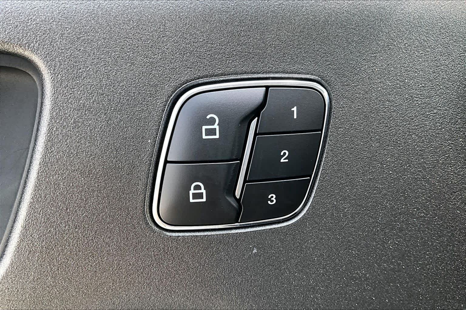 Used 2025 Desert Sand Ford Outer Banks image 33