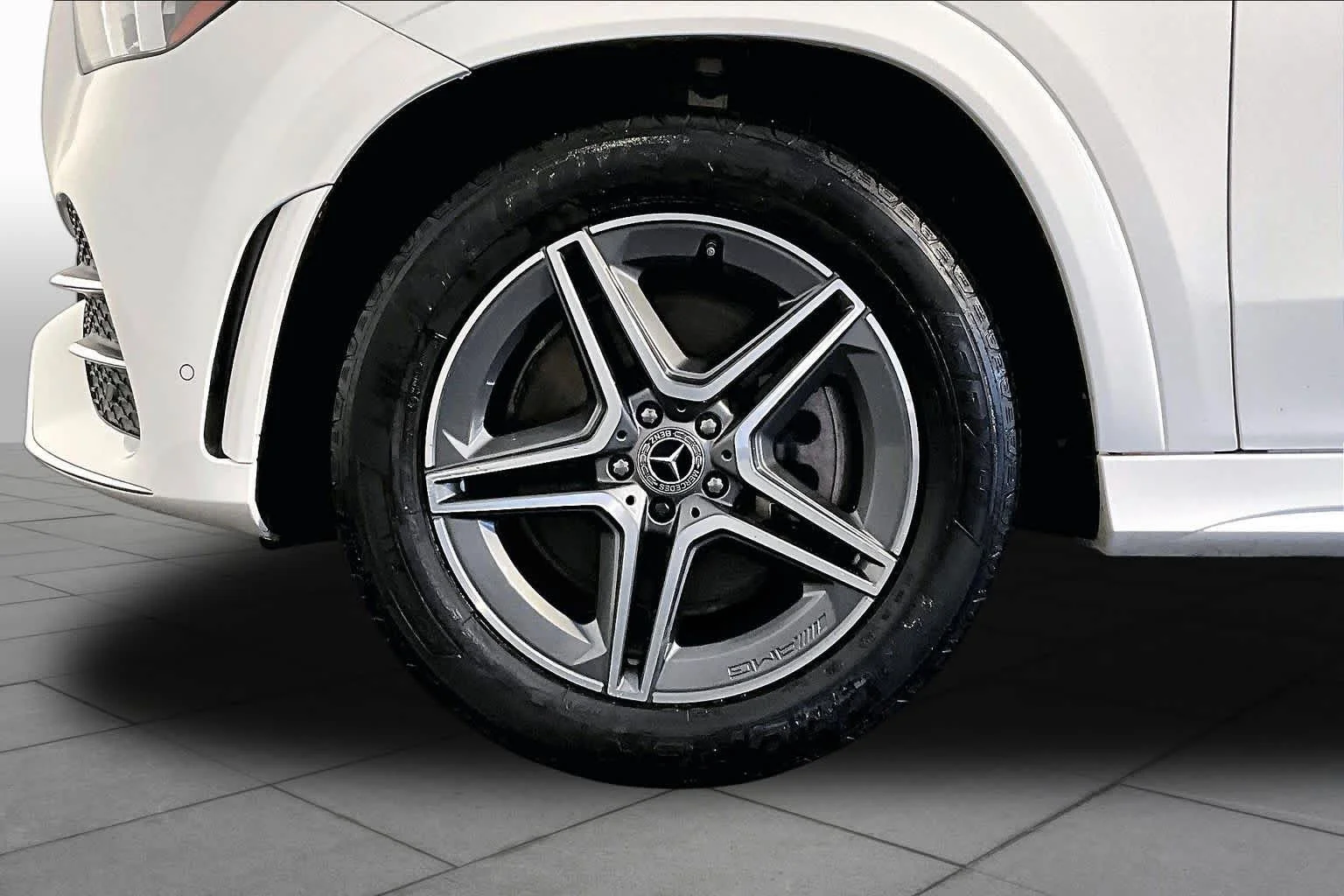 Certified Used 2023 Polar White Mercedes-Benz GLE 450 image 11