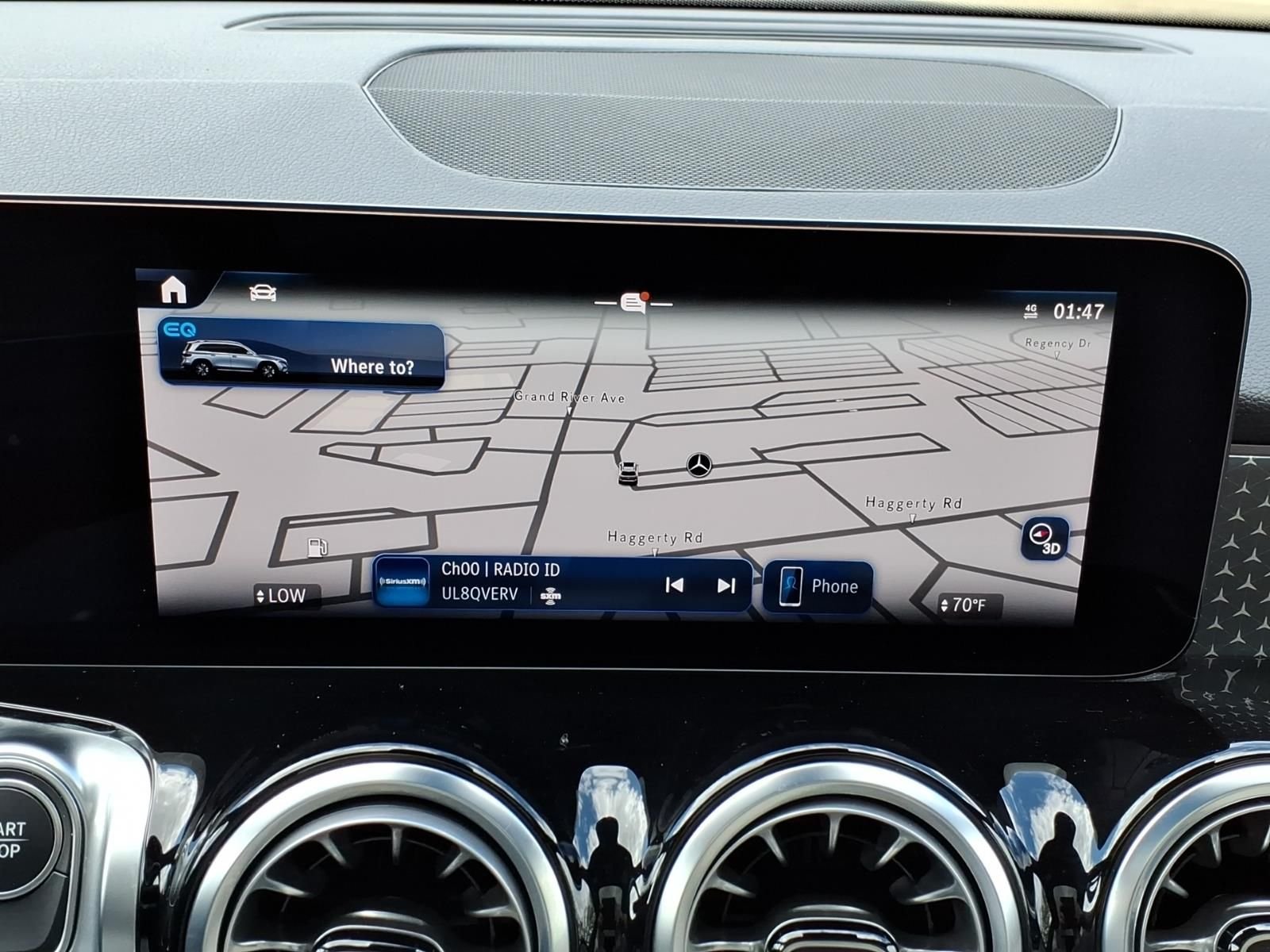 Certified Used 2025  Mercedes-Benz 350 image 18