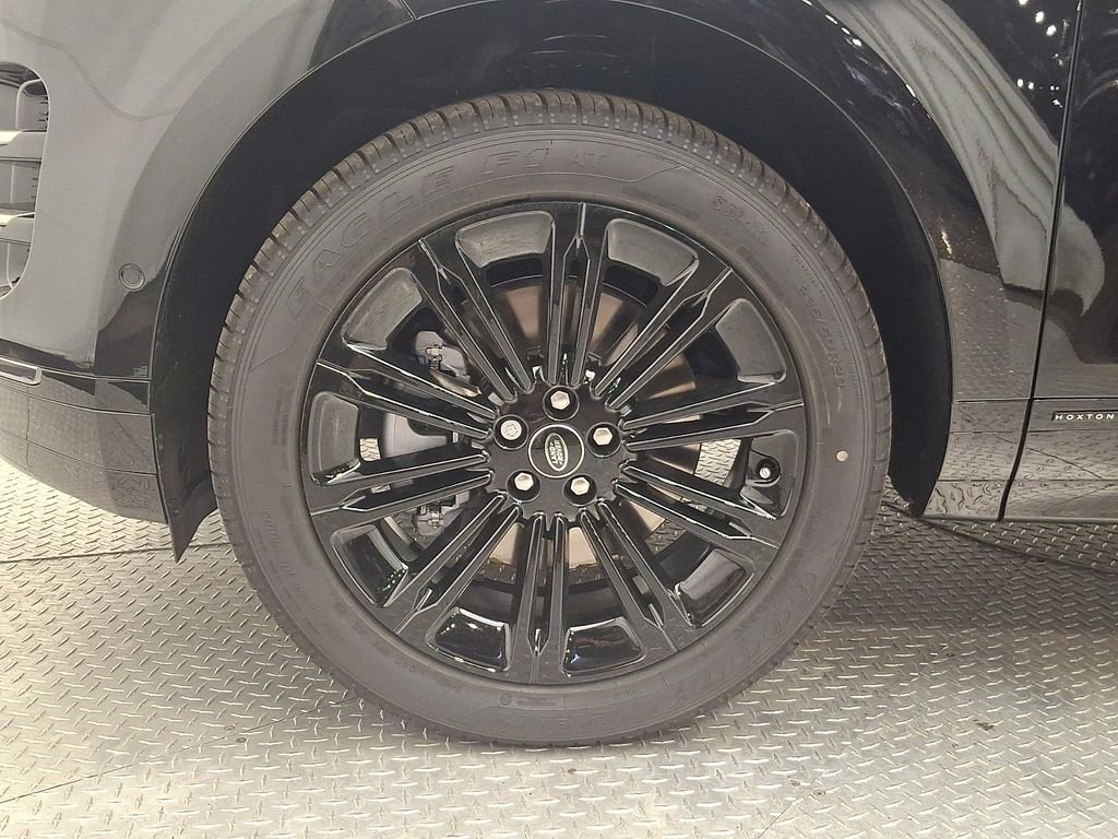 New 2026 Santorini Black Land Rover Hoxton Edition image 5