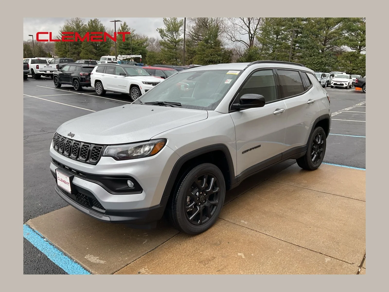 New 2026 Silver Zynith Metallic Clearcoat Jeep Latitude image 1