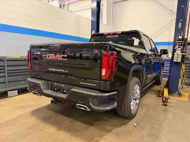 Used 2025 Onyx Black GMC Denali image 18