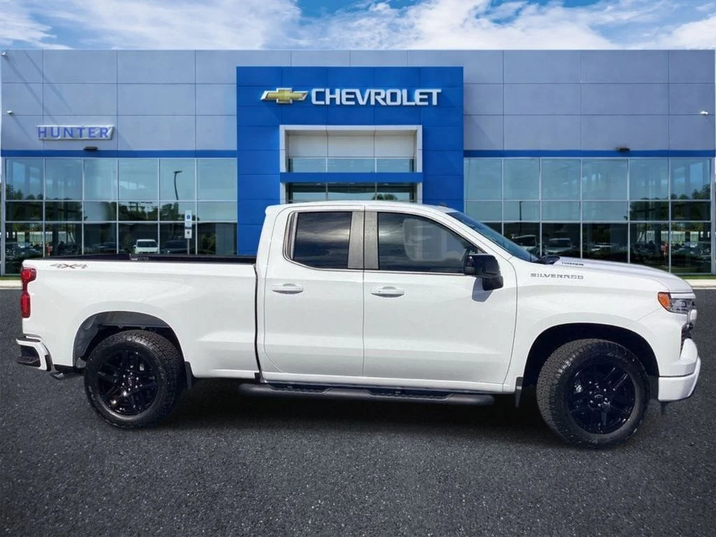 New 2026 Summit White Chevrolet RST image 6