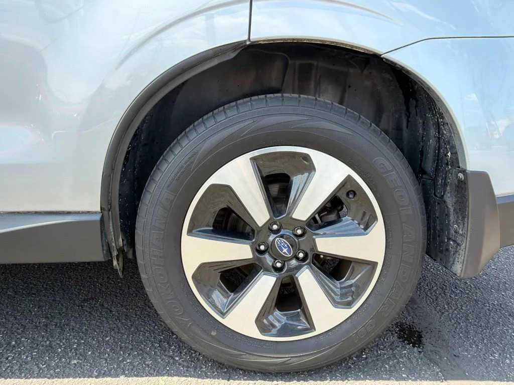Used 2018 Silver Subaru 2.5i Limited image 7
